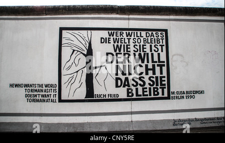 Die East Side Gallery Murales sind der Street-Art in Berlin, auf ihre eigenen berühmten Wand gemalt Stockfoto