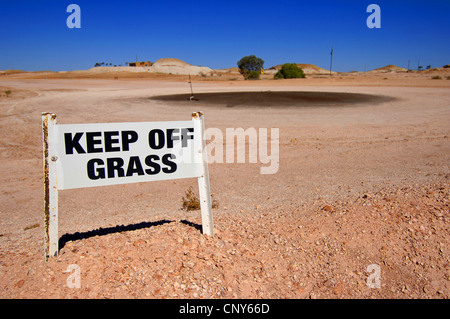 'Keep off Grass' Zeichen im Ödland, Deutschland, Vaihingen Stockfoto