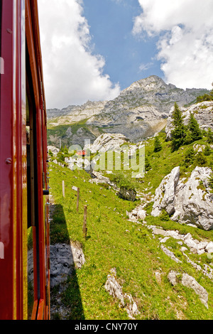 Blick aus steilste Zahnradbahn der Welt auf dem Pilatus, Schweiz, Luzern, Pilatus Stockfoto