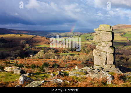 Bowerman die Nase auf Hayne Down, mit Blick auf die hügelige Landschaft. Dartmoor National Park, Devon, England. Dezember 2008 Stockfoto