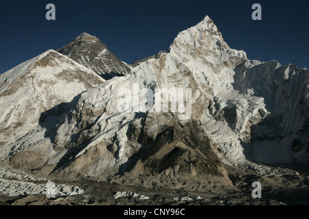 Mount Everest (8.848 m) vom Gipfel des Kala Patthar (5.545 m) in der Khumbu-Region im Himalaya, Nepal gesehen. Stockfoto