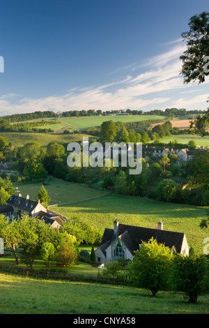 Das malerische Dorf von Naunton in den Cotswolds, Gloucestershire, England. Sommer (Juli) 2010. Stockfoto