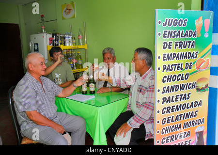 Tacna Peru, Calle 2 de Mayo, Nachbarschaft, Familie Familien Eltern Eltern Kinder, Restaurant Restaurants Essen Essen Café Cafés, Bar Lounge Pub, fru Stockfoto