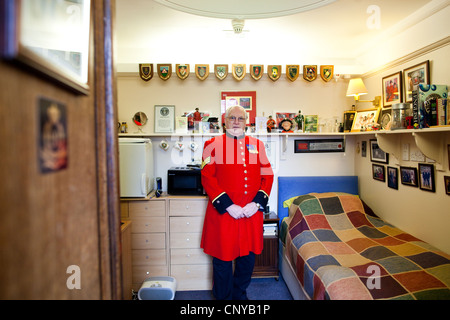 Offizieruniform, Chelsea Pensionär, innerhalb eines Rentner "Geburten" bei The Royal Hospital Chelsea, Chelsea, London, England, Vereinigtes Königreich Stockfoto