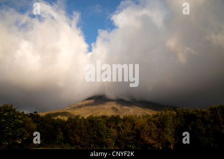 Wolken über Vulkan Arenal in der Nähe von La Fortuna, Costa Rica, Mittelamerika Stockfoto