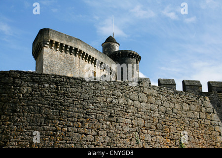 Der Bergfried und die Stadtmauer von Chateau de Bonaguil in der Nähe von Fumel Lot-et-Garonne Stockfoto