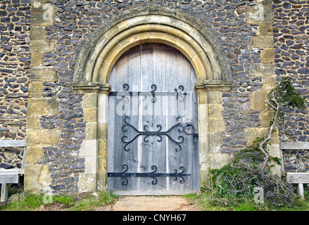 Die Kirche St. Martha auf der Hill Chilworth Surrey UK Stockfoto