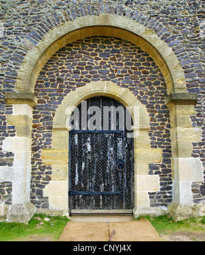 Die Kirche St. Martha auf der Hill Chilworth Surrey UK Stockfoto