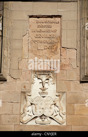 Das Wappen auf die Simpson Schule Huntly Aberdeenshire. Grampian. Schottland.  SCO 8170 Stockfoto