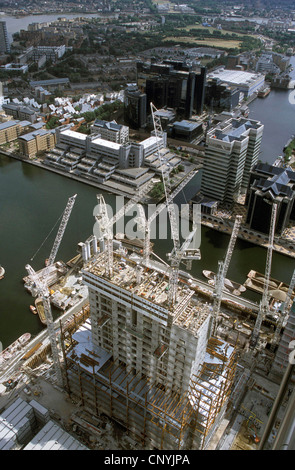 Luftaufnahme eines Neubaus in Canary Wharf, London. Stockfoto