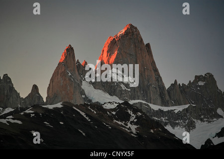 Monte Fitz Roy im Sonnenuntergang, Argentinien, Los Glaciares National Park Stockfoto