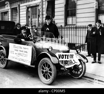 Churchill, Sir Winston, 30.11.1874 - 24.1.1965, britischer Politiker, halbe Länge, während des Wahlkampfs, 1920er Jahre, Stockfoto