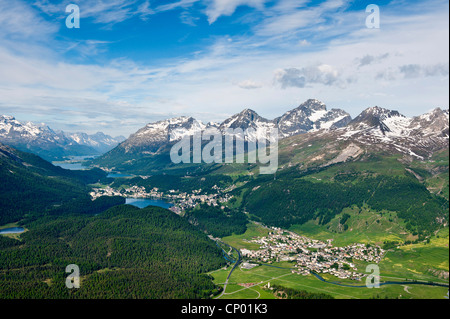 Ansichten von Celerina und St. Moritz von einem oberen Muottas Muragl, Schweiz, Graubünden, St. Moritz Stockfoto