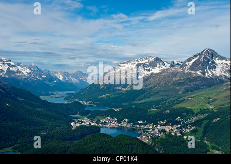 Ansichten von St. Moritz aus einem oberen Muottas Muragl, Schweiz, Graubünden, St. Moritz Stockfoto