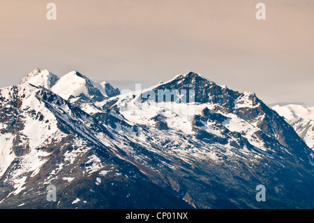 Bernina Bergkette von oben auf Muottas Muragl in der Nähe von St. Moritz, Schweiz, Graubünden Stockfoto