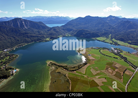 Lake Lochelsee, Lake Walchensee im Hintergrund, Deutschland, Bayern Stockfoto