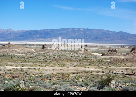 Trona Pinnacles, Salinen und Panamint Mountains, Kalifornien Stockfoto