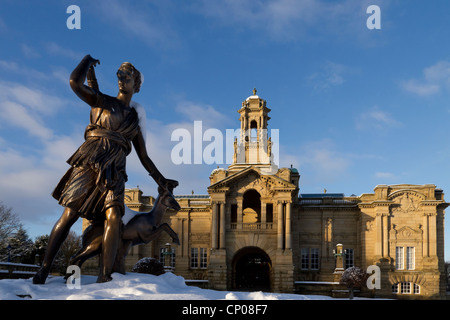 Cartwright Hall Lister Park, Manningham, Bradford, im Schnee. Stockfoto