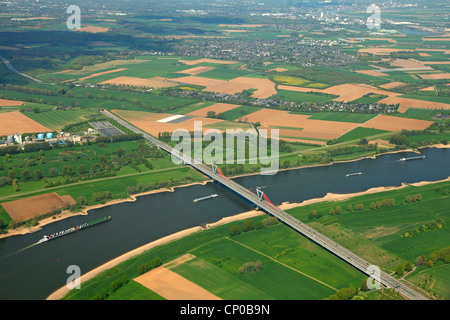 Autobahnbrücke überqueren Rhein, Deutschland, Nordrhein-Westfalen, Meerbusch Stockfoto