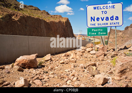 Nevada State Line Zeichen - Willkommen in Nevada den Silber-Status Stockfoto