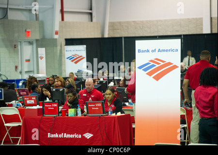 Haus-und Wohnungseigentümer besuchen die speichern die Traumtour im Jacob Javits Convention Center in New York Stockfoto