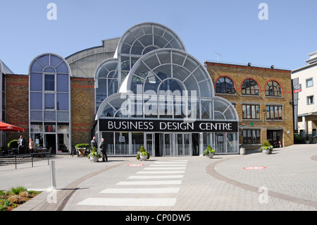 Eingang zum historischen Victorian Business Design Centre & Ausstellungsort Konferenzzentrum mit Showrooms und Büros in Islington London VEREINIGTES KÖNIGREICH Stockfoto