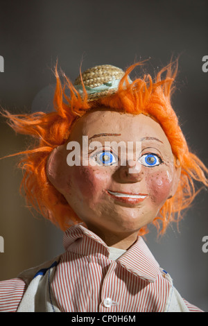 Antike Puppe fand in einer theatralischen Prop-Zimmer Stockfoto