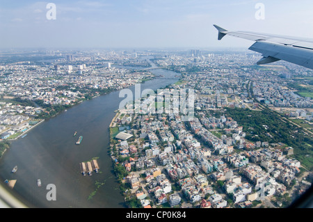 Horizontalen Blick über die Dächer von Ho-Chi-Minh-Stadt an einem klaren Tag. Stockfoto