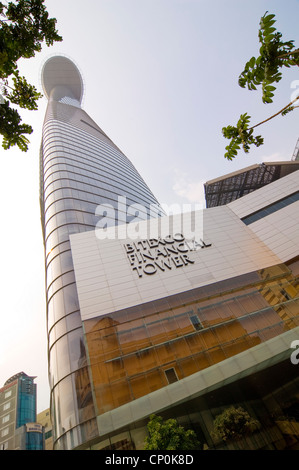 Vertikale Weitwinkel Der bitexco Financial Tower, tháp Tài Chính, die neuesten und höchsten Wolkenkratzer in Ho Chi Minh City, Vietnam. Stockfoto