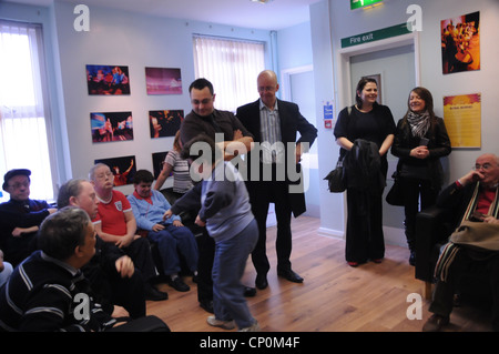 Globalen Grooves bietet qualitativ hochwertige Fachausbildung in inspirierende internationale Performance-Kunst: Musik und Tanz; Brazili Stockfoto