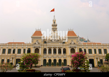 Horizontalen Weitwinkel von Rathaus oder Hôtel de Ville de Saigon, Trụ Sở Ủy verbieten Nhan Dân Thành Phố Hồ Chí Minh in Ho-Chi-Minh-Stadt Stockfoto