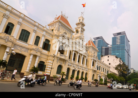 Horizontalen Weitwinkel von Rathaus oder Hôtel de Ville de Saigon, Trụ Sở Ủy verbieten Nhan Dân Thành Phố Hồ Chí Minh in Ho-Chi-Minh-Stadt Stockfoto