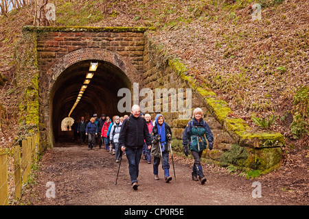 Ein Wandern Club in Penicuik, Dalkeith Gehweg in der Nähe von Auchendinny Stockfoto