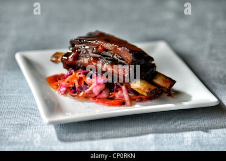 Bild von Bbq Ribs Vorspeise auf einem Teller Stockfoto