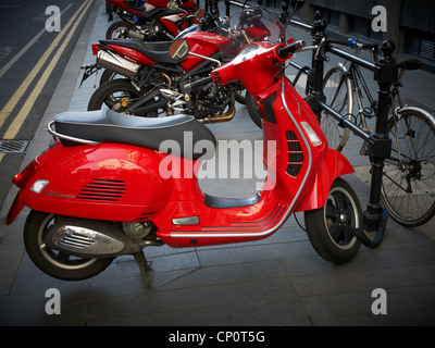 Vespa-Roller in Manchester UK Stockfoto
