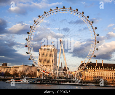 Die BA London Eye am Südufer der Themse, London, England. Stockfoto