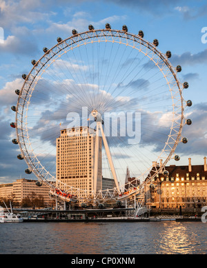 Die BA London Eye am Südufer der Themse, London, England. Stockfoto