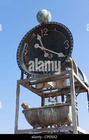 Bronzene Wasseruhr in Southwold Pier Suffolk Stockfoto