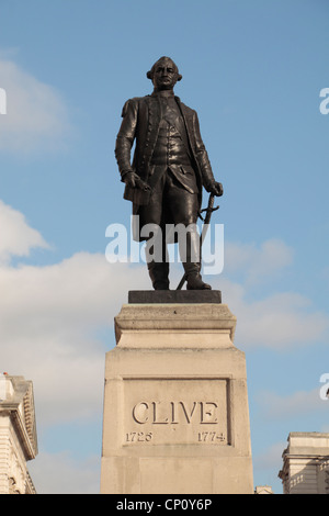 Statue von Robert Clive "Clive of India" (1725 – 1774) in der Nähe des Auswärtigen Amtes, King Charles Street, Westminster, London, UK. Stockfoto