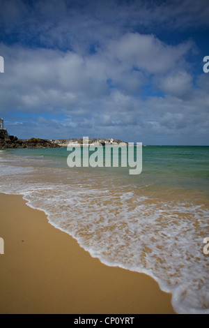 Ein Blick über Porthminster Strand, mit Blick in Richtung St.Ives - St.Ives, Cornwall Stockfoto