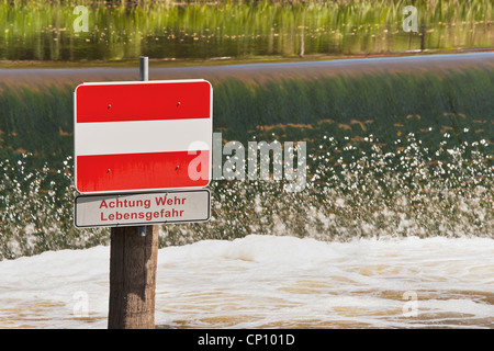 Wehr am Fluss Unstrut in Freyburg (Unstrut), Sachsen-Anhalt, Deutschland, Europa Stockfoto