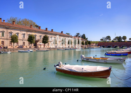 Peschiera del Garda, Verona, Venetien, Gardasee, Mincio, Italien Stockfoto