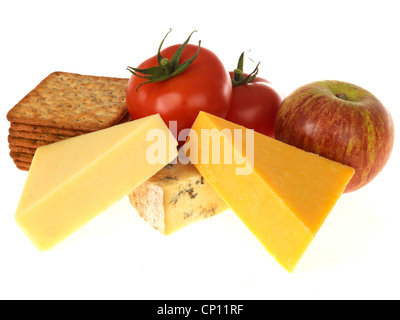 Käse und Gebäck mit Früchten Stockfoto