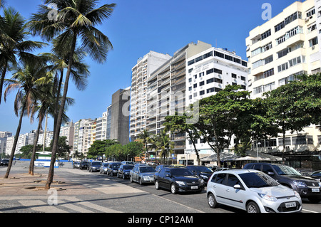 Verkehr auf Atlantica Avenue Copacabana Rio de Janeiro Brasilien Stockfoto