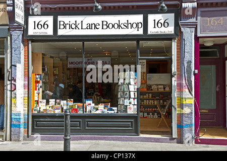 Brick Lane Buchhandlung (ehemals Eastside Books), Brick Lane Spitalfields. Tower Hamlets, East End, London, England, UK Stockfoto