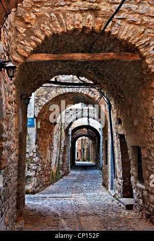 Schöne Gasse in dem mittelalterlichen Dorf Mesta, einer der am meisten schönen "Mastichochoria" ("Mastix Dörfer"), Chios, Griechenland. Stockfoto