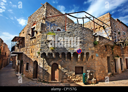 Schöne Gasse in dem mittelalterlichen Dorf Mesta, einer der am meisten schönen "Mastichochoria" ("Mastix Dörfer"), Chios, Griechenland. Stockfoto