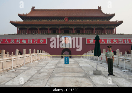 Tor himmlischen Friedens China Mao Tse Tung Vorsitzender bewachen Tiananmen Sqaure Peking verbotene Stadt Stockfoto