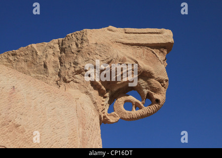 Ein elefantenköpfige Hauptstadt. Architektonische Details des großen Tempels in Petra, Jordanien. Stockfoto