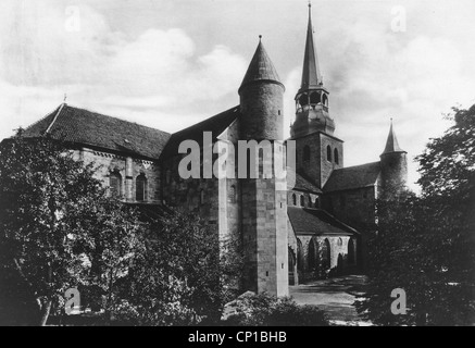 Geographie / Reisen, Deutschland, Niedersachsen, Hildesheim, St. Michaelis Kirche, Ansichtskarte, um 1900, 20. Jahrhundert, historisch, historisch, Jahrhundertwende, St. Michael, Dom, Kathedralen, Kirche, Kirchen, sakral, heilig, Gebäude, Gebäude, Architektur, romanik, beendet: 1033, Kloster, Klöster, Basilika, Basiliken, erbaut von St. Bernward, Sächsische Kaiserzeit, Kaiserzeit, Mitteleuropa, UNESCO Weltkulturerbe / Stätten, Mittelalter, Mittelalter, 1900er Jahre, Zusatzrechte-Clearences-nicht vorhanden Stockfoto